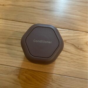 Cadence Pod- 1.32 ounce, chocolate brown color.